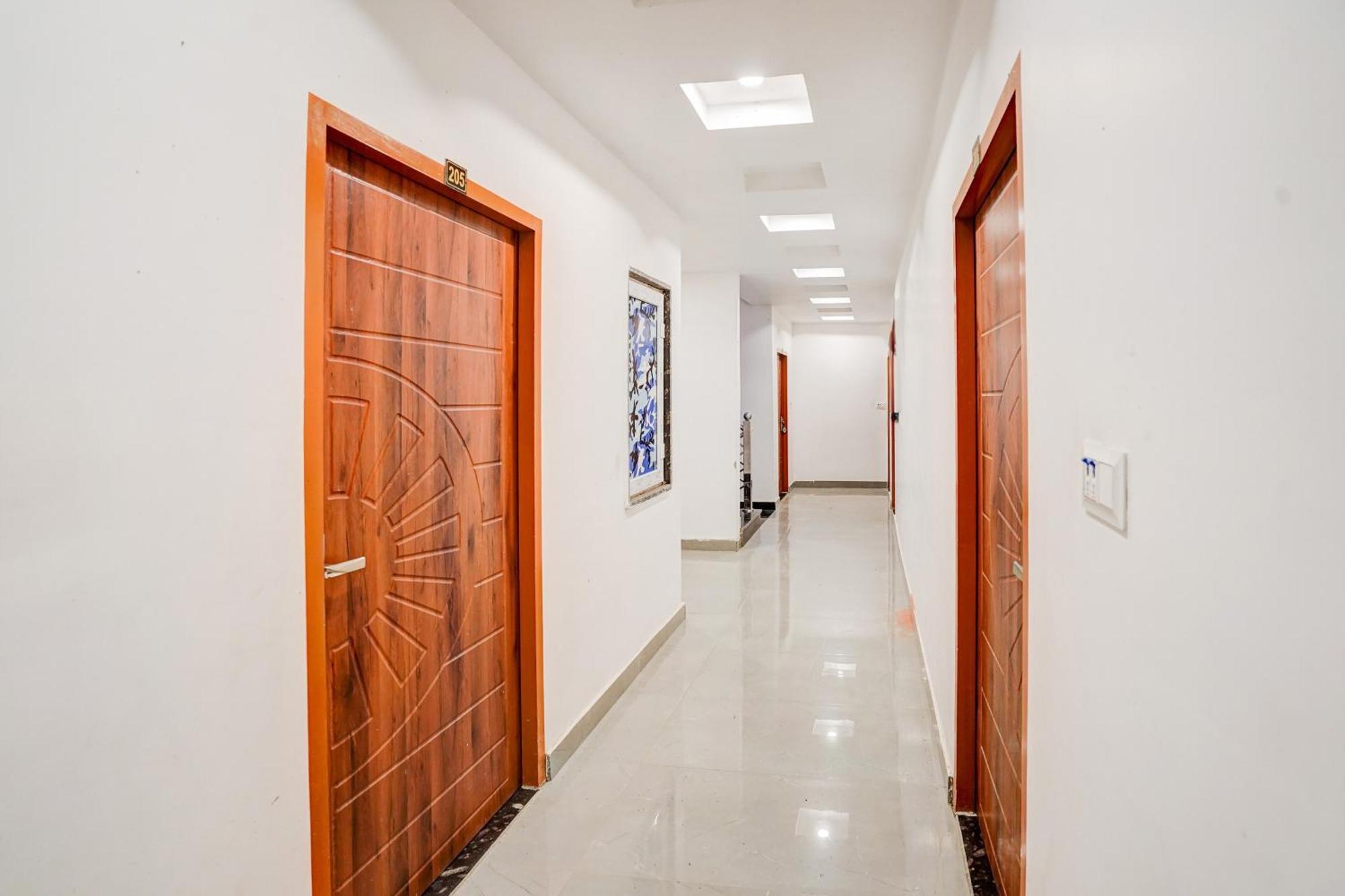 Super Hotel O Sunrakh Road Vrindavan Formerly Ganga Residency 외부 사진