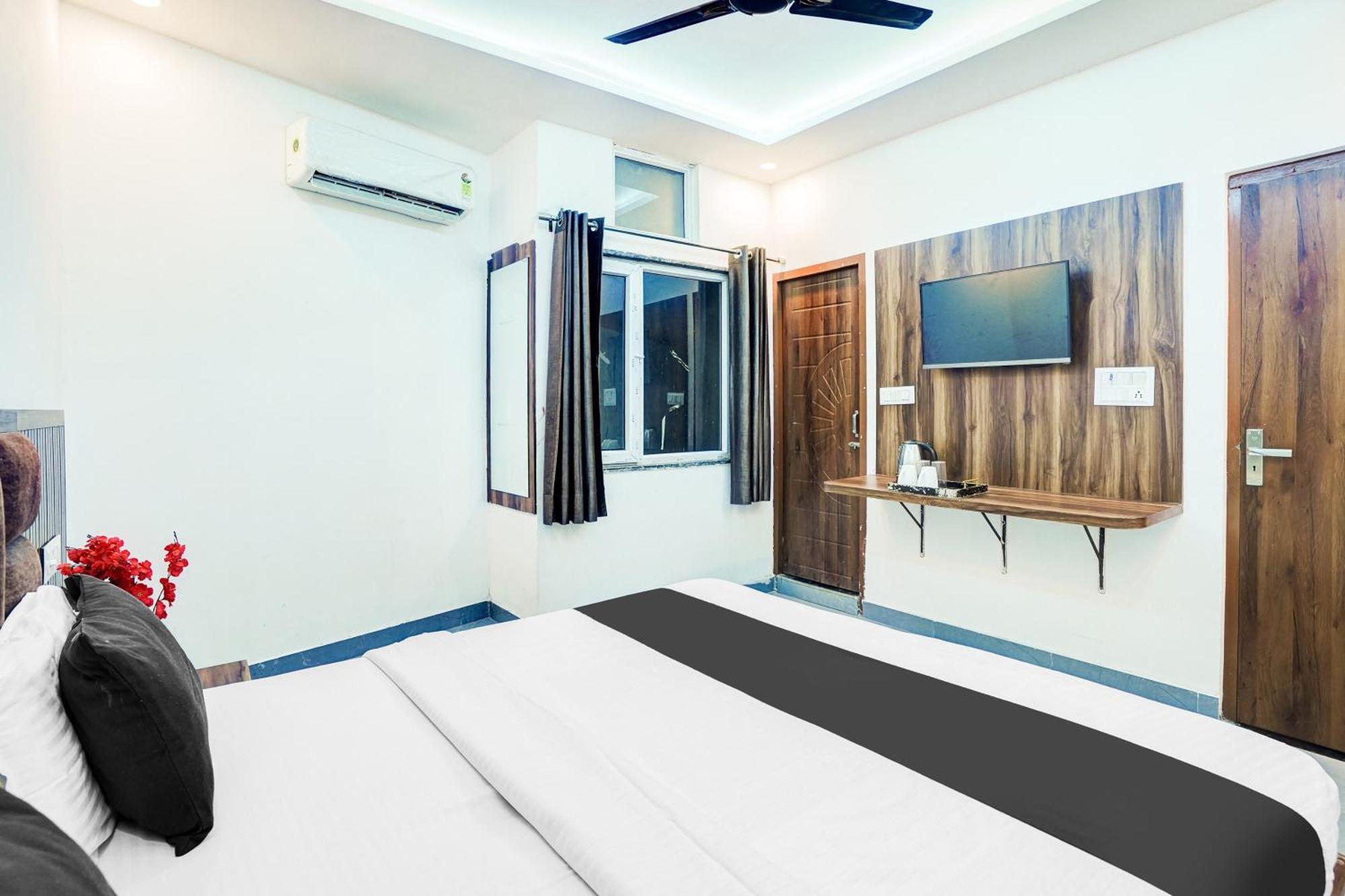 Super Hotel O Sunrakh Road Vrindavan Formerly Ganga Residency 외부 사진