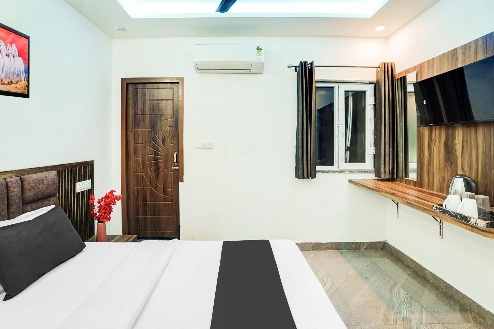 Super Hotel O Sunrakh Road Vrindavan Formerly Ganga Residency 외부 사진